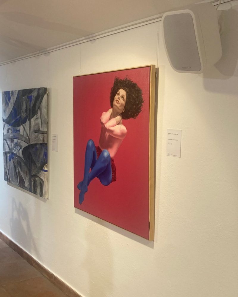 Vista de sala: Ingravidez II (levitación), LIV Concurso de Pintura Ciudad de Martos, 2026